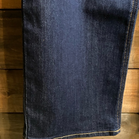 New Woman’s old Navy size 16 jeans boot cut! - Picture 5 of 8